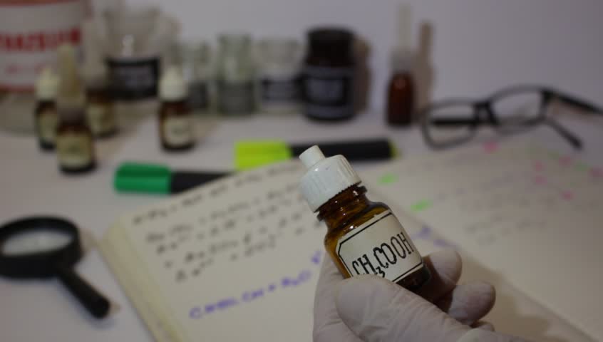Header of acetic acid