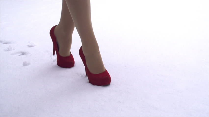 heels slipping out of pumps