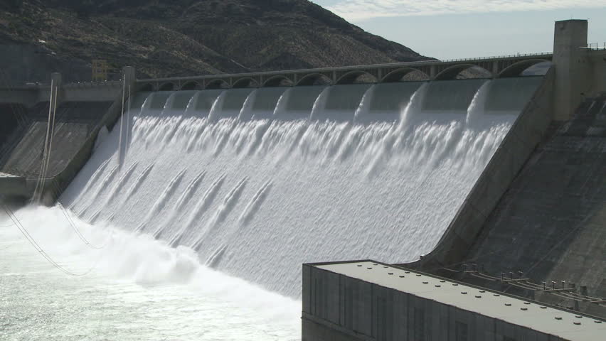 The Famous Grand Coulee Hydroelectric Dam With Spillway In Full Flow ...